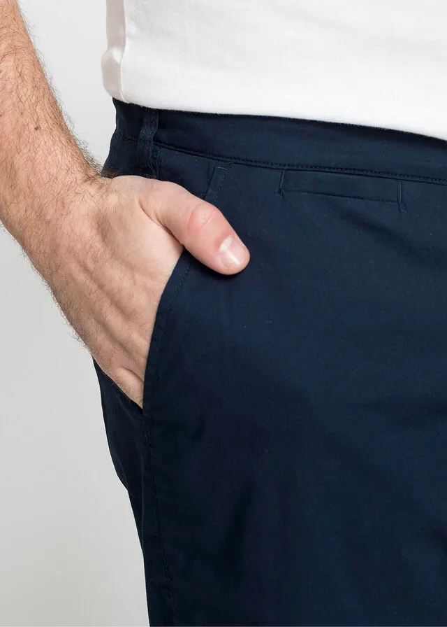 Bermudas tipo chino de corte regular azul marino-turquesa