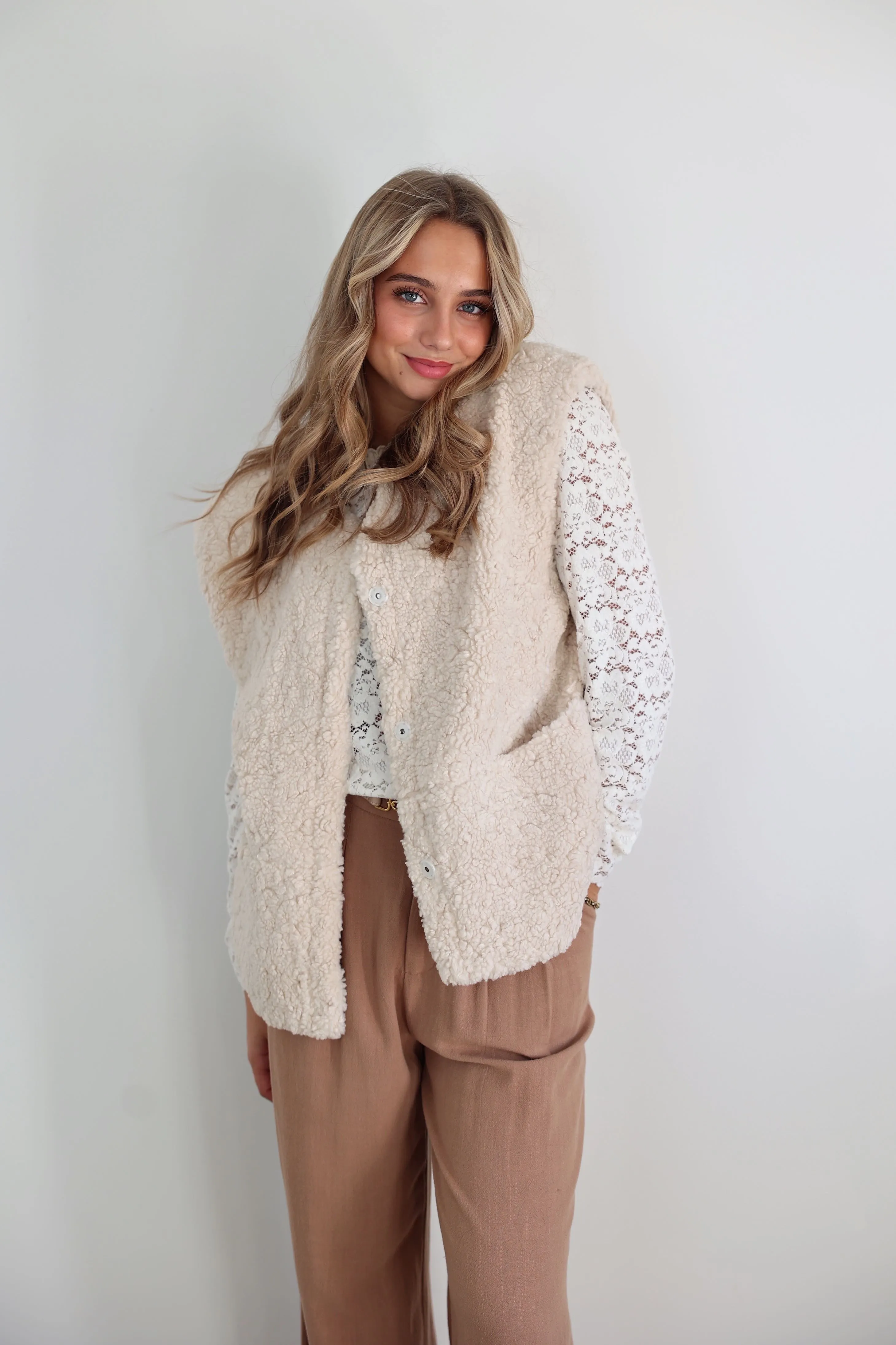 CHAQUETA SIN MANGAS ELMA - BEIGE