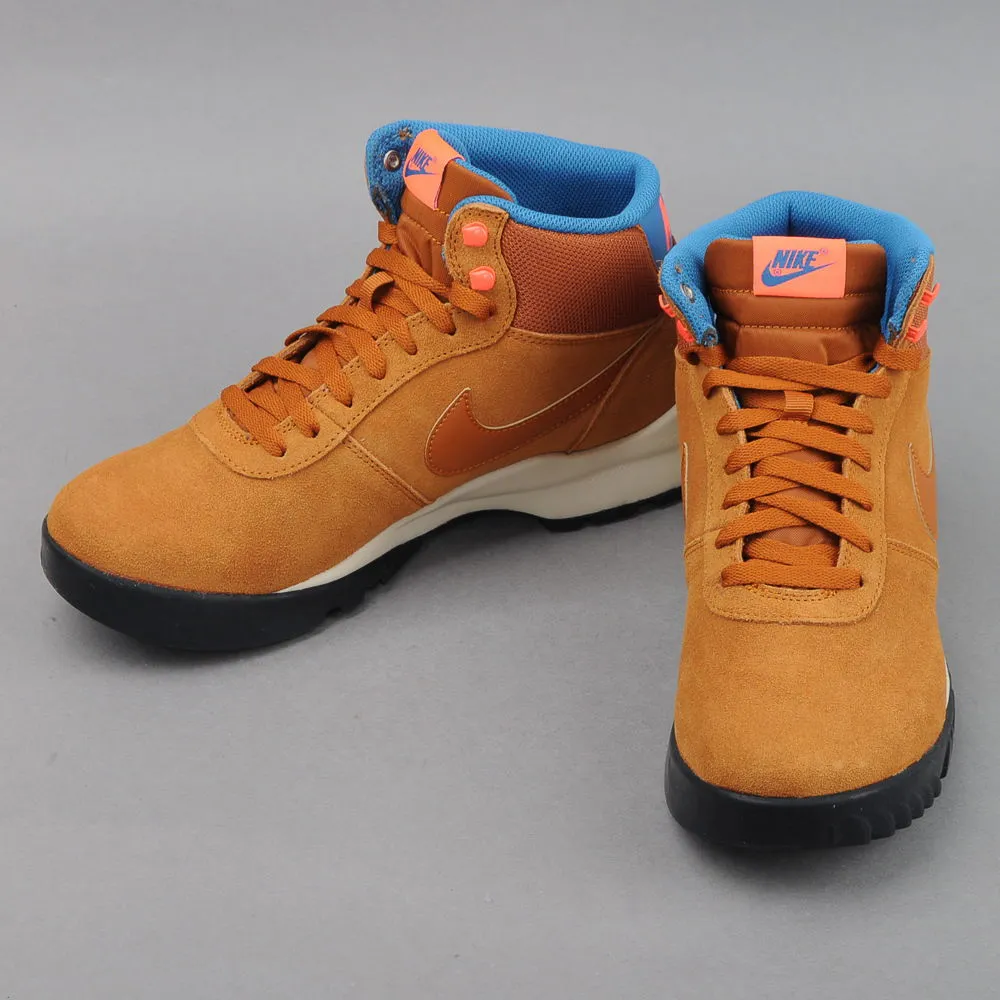 Nike Hoodland Suede